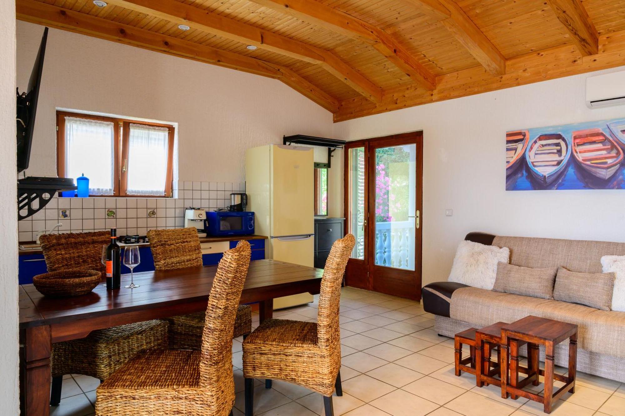 Villa I Karma Tisno Exterior photo