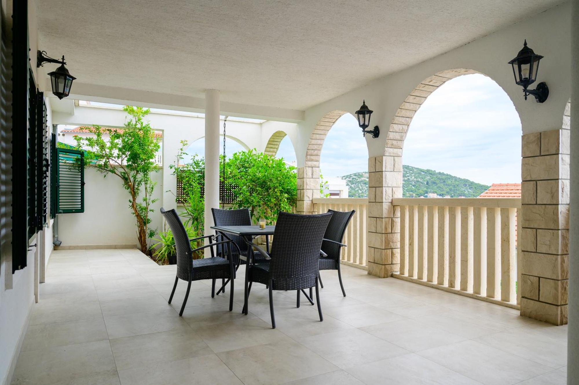 Villa I Karma Tisno Exterior photo