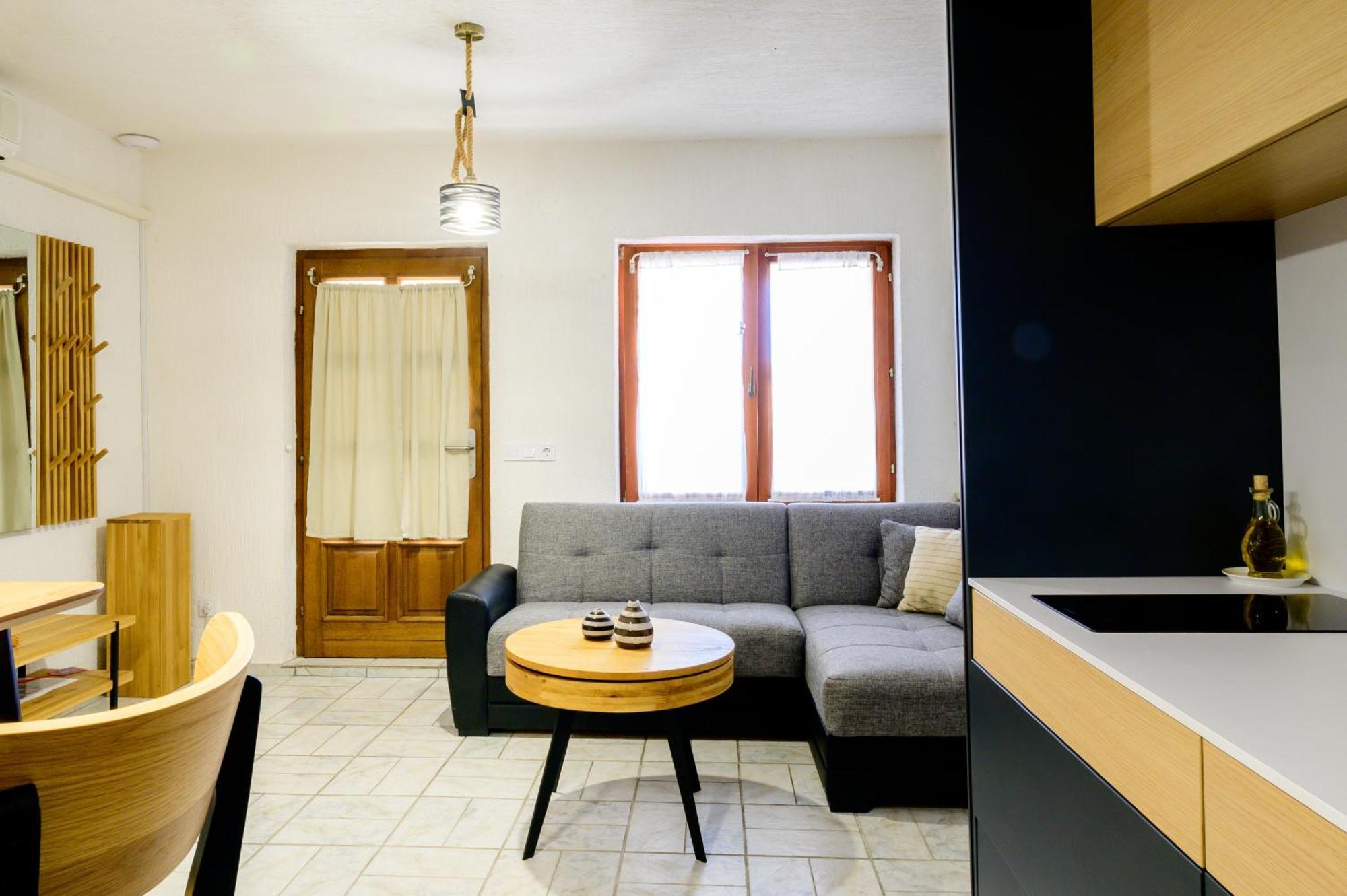 Villa I Karma Tisno Exterior photo