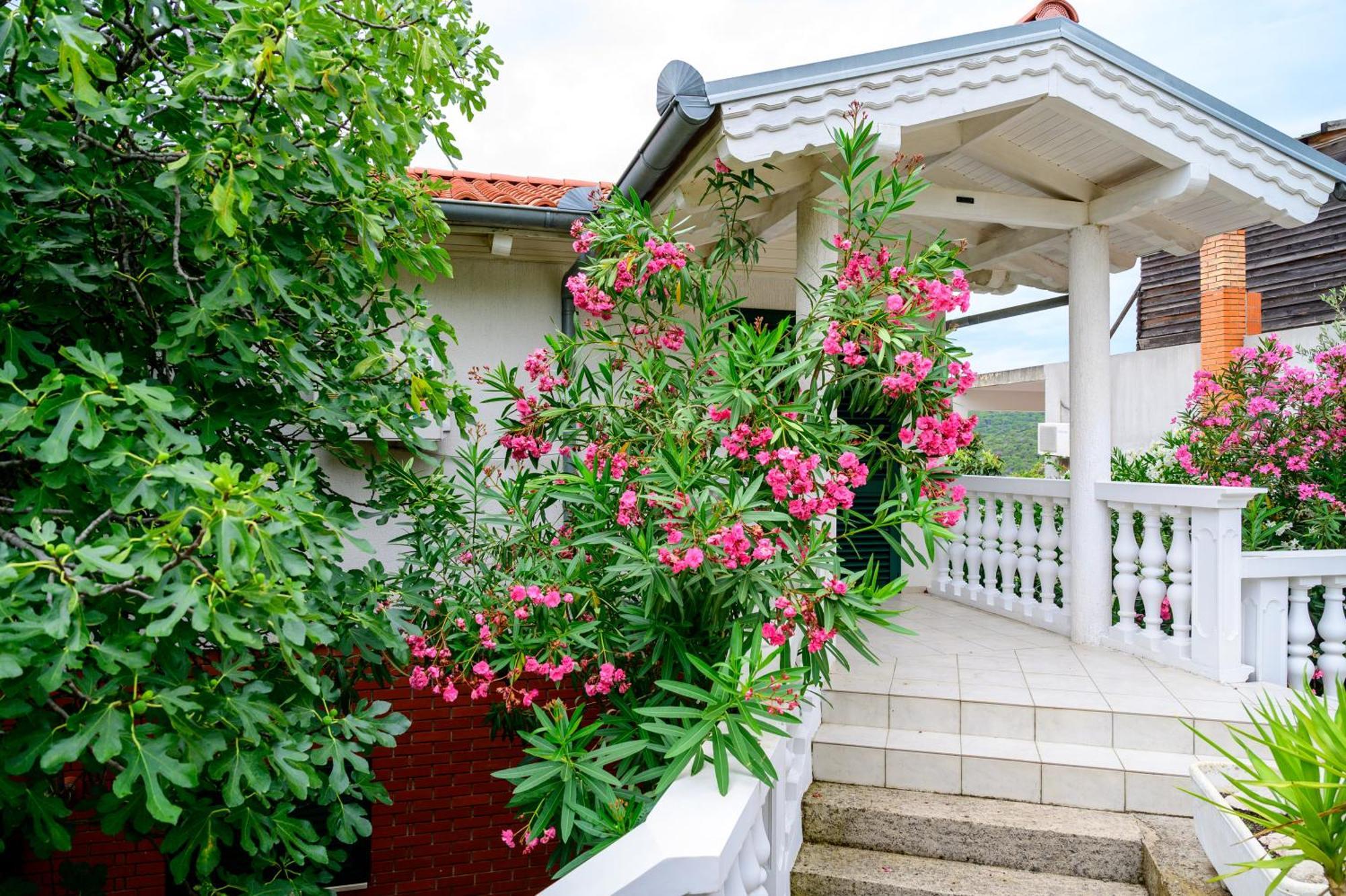Villa I Karma Tisno Exterior photo